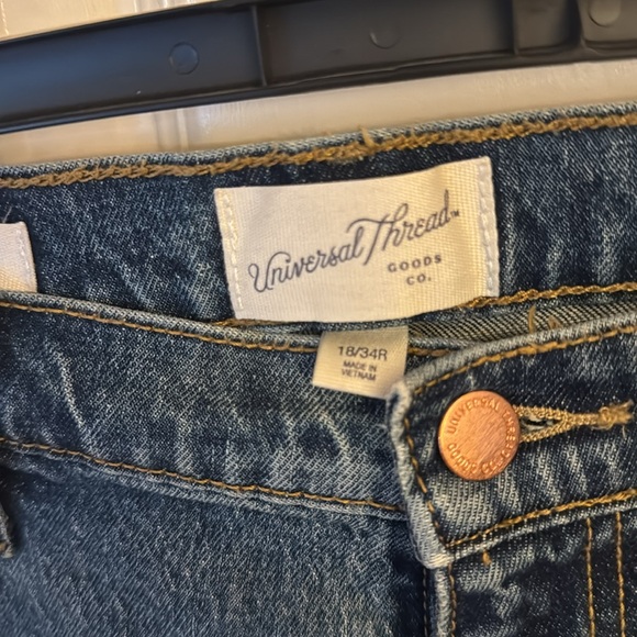 Universal Thread Jeans - Picture 2 of 7